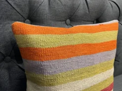 Coussin en laine turque à rayures