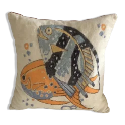 Coussin en tapisserie fine, d’après Mathurin Meheut, décoration côte Ouest.