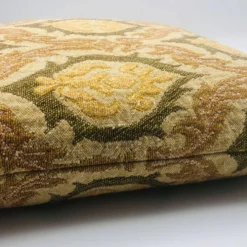 Coussin en tissu ancien. 40 X40 cm.