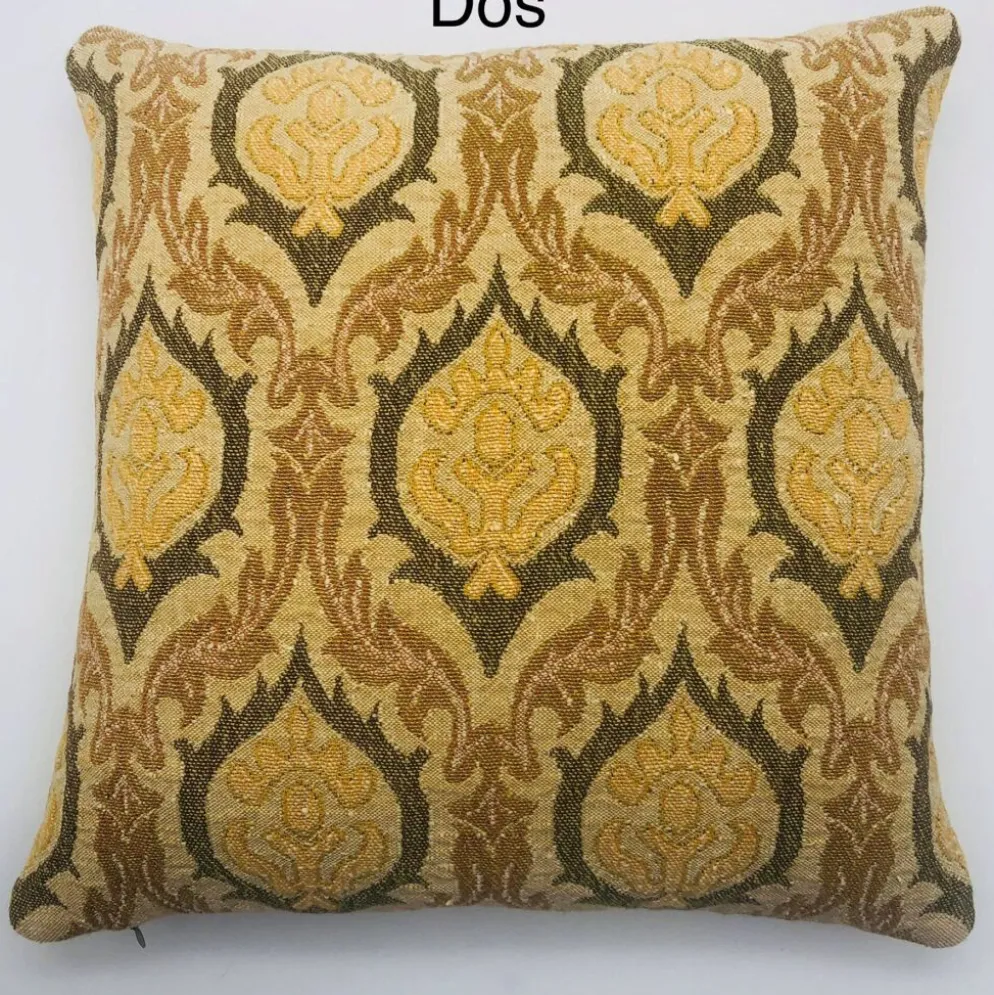 Coussin en tissu ancien. 40 X40 cm.