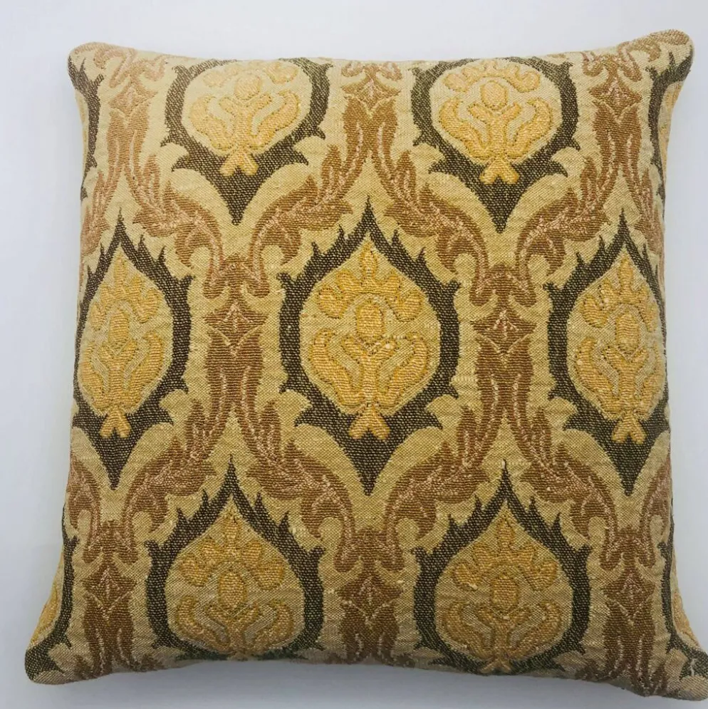 Coussin en tissu ancien. 40 X40 cm.