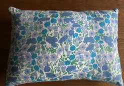 Coussin en vrai Liberty 1960 à fleurs