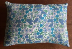 Coussin en vrai Liberty 1960 à fleurs