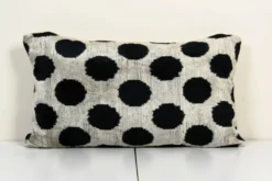 Coussin Ikat velours