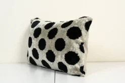 Coussin Ikat velours