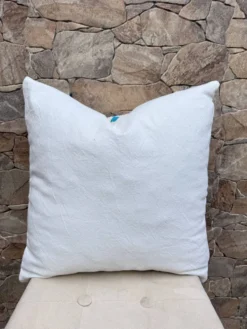 Coussin Kilim en laine berbère fait main : Coussin de sol marocain
