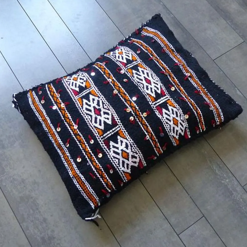 Coussin kilim marocain noir