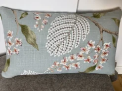 Coussin lin motif bleu ciel