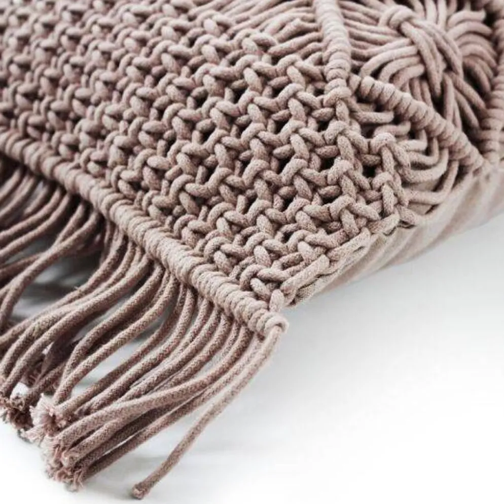 Coussin macramé violet clair tressé 40x60 cm