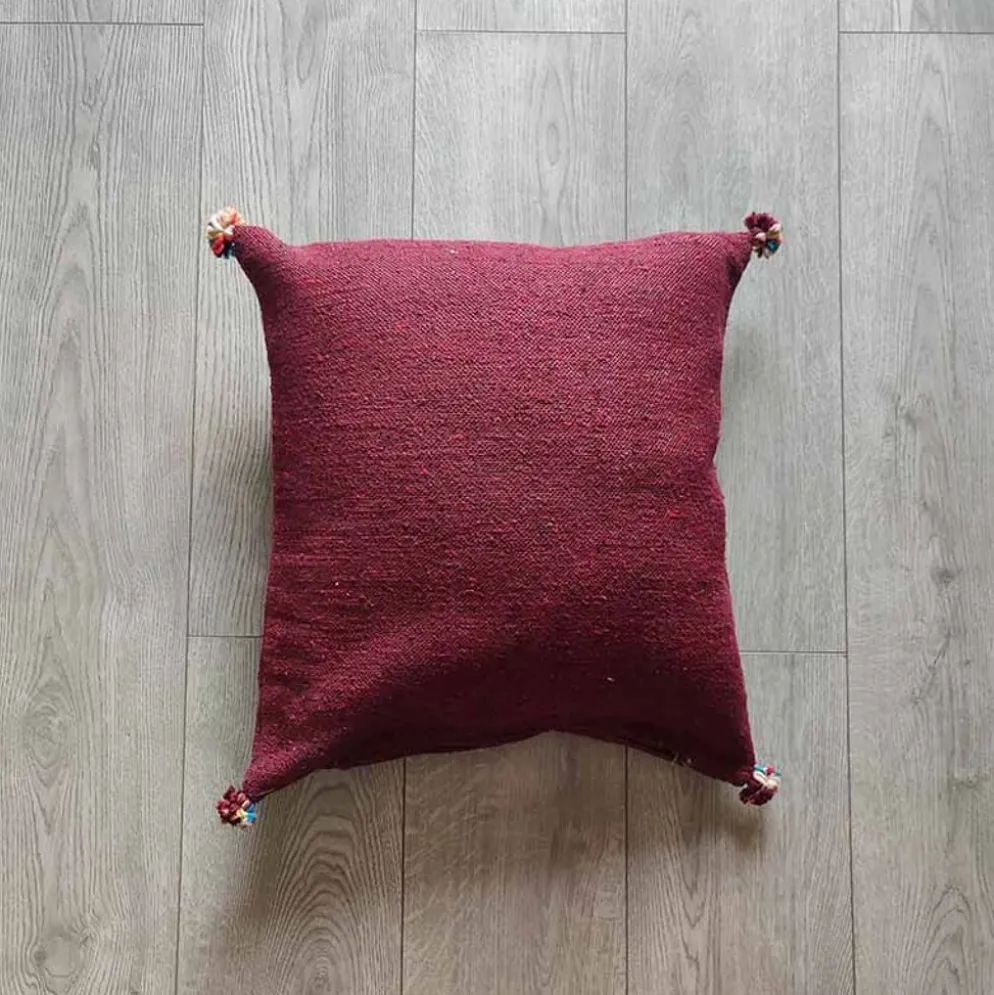 Coussin marocain bordeaux à pompon en coton