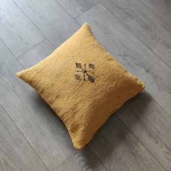 Coussin marocain jaune en coton
