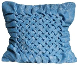 Coussin plissé drapé en tissu satiné, France vers 1970