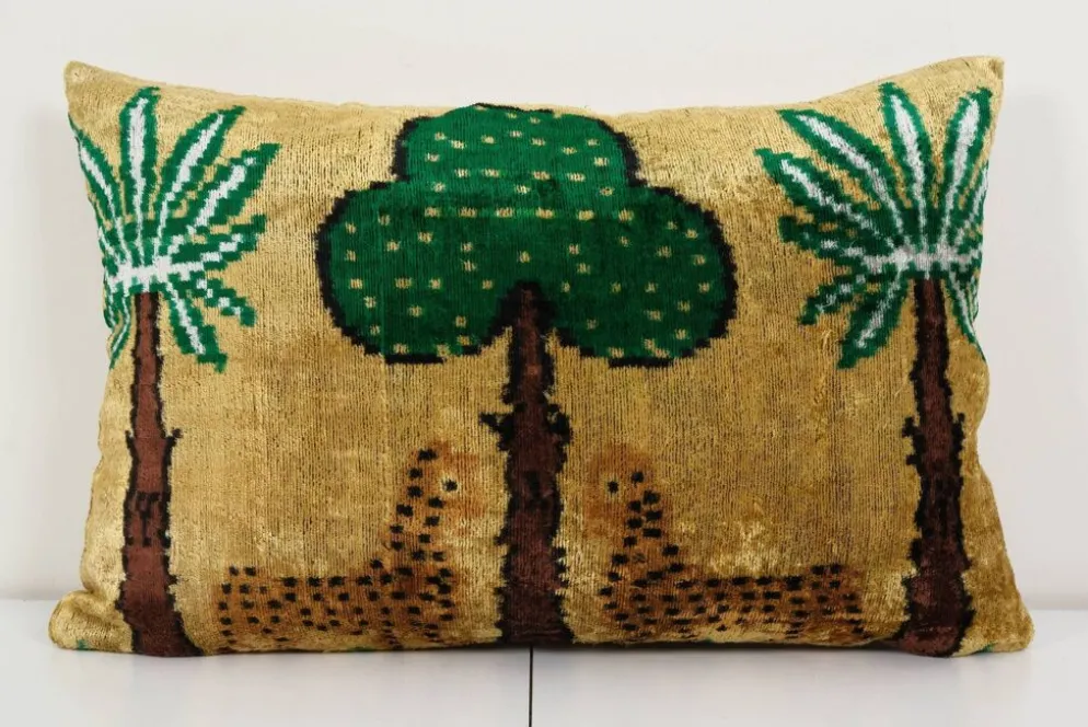 Coussin tigre design ikat