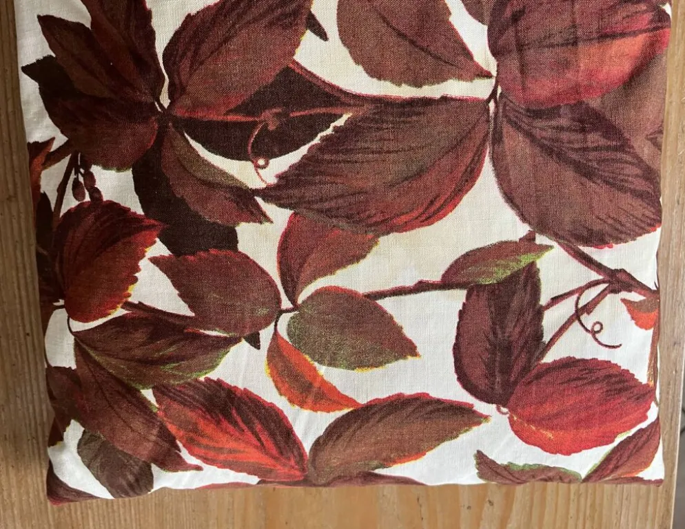 Coussin vintage motif feuilles de vigne vierge