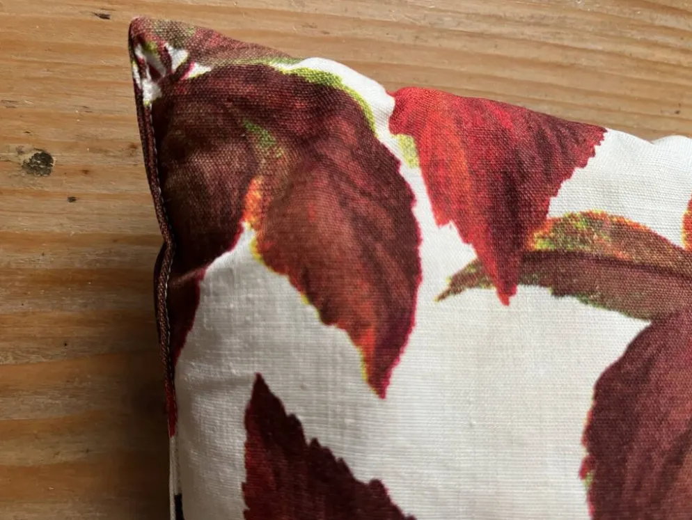 Coussin vintage motif feuilles de vigne vierge