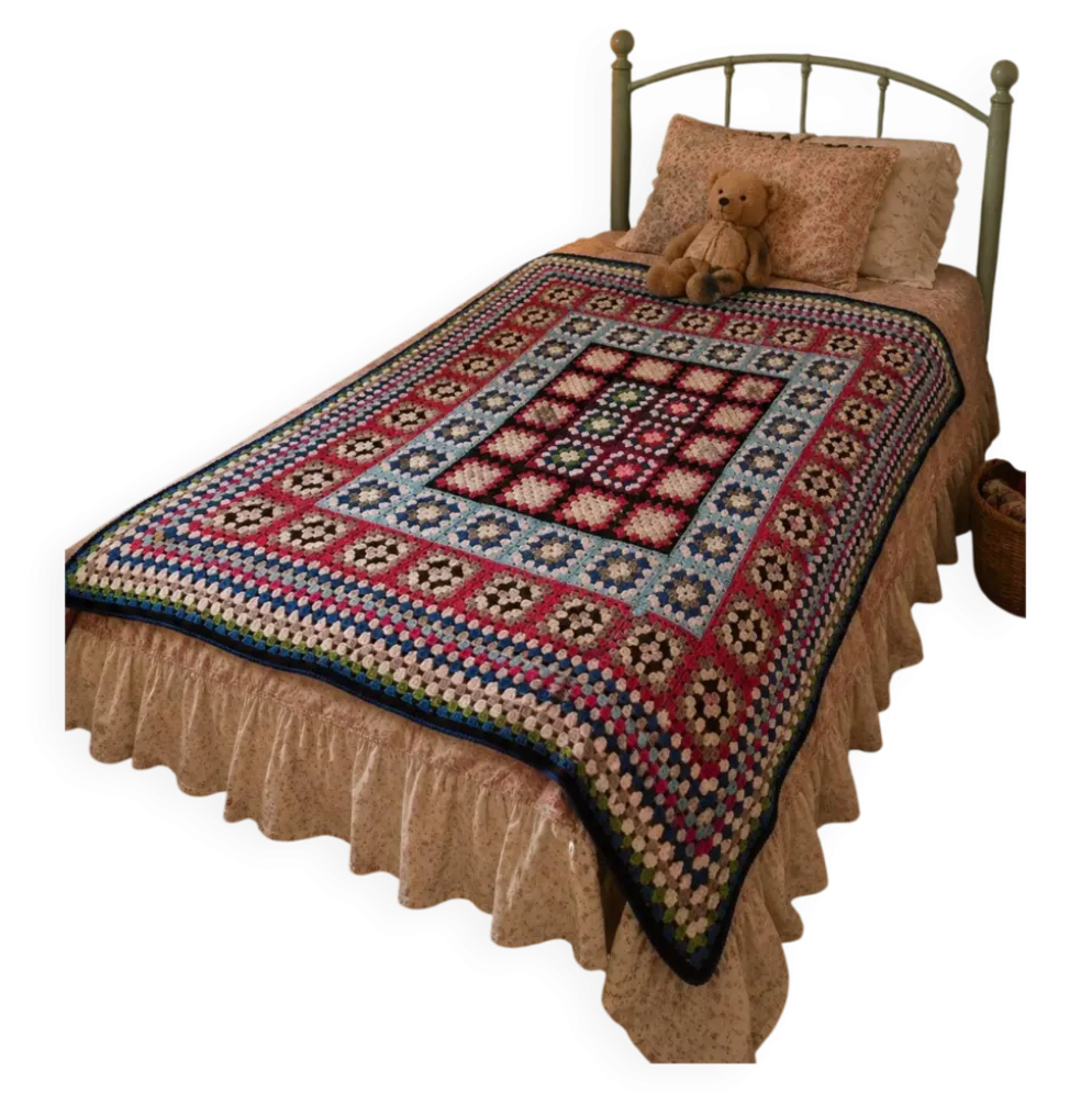 couverture dessus de lit vintage en crochet compose de carré granny