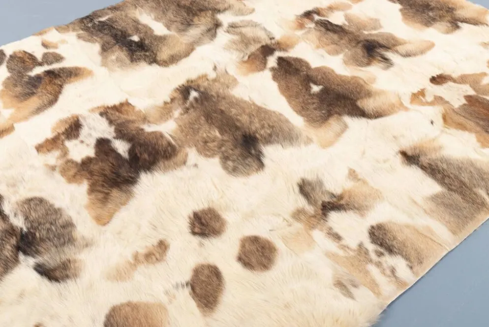 Couverture/tapis en fourrure design italien de Pietro Bruno