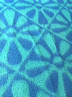 Couverture 220 X 240 losanges et fleurs 70's