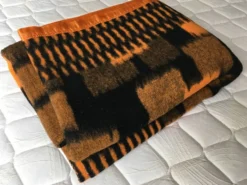 Couverture 220 X 240 motifs patchwork 70's