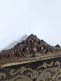 Écran de cheminée Napoléon III en bois sculpté et tapisserie au point