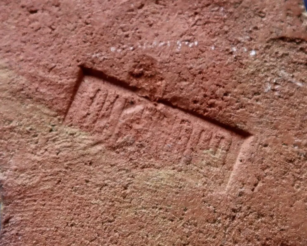Croix murale en céramique bleu pâle signée Amphora, années 70