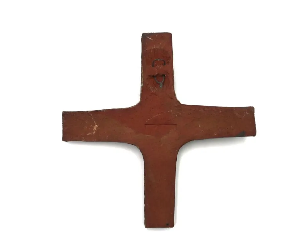 Croix murale en céramique bleu pâle signée Amphora, années 70