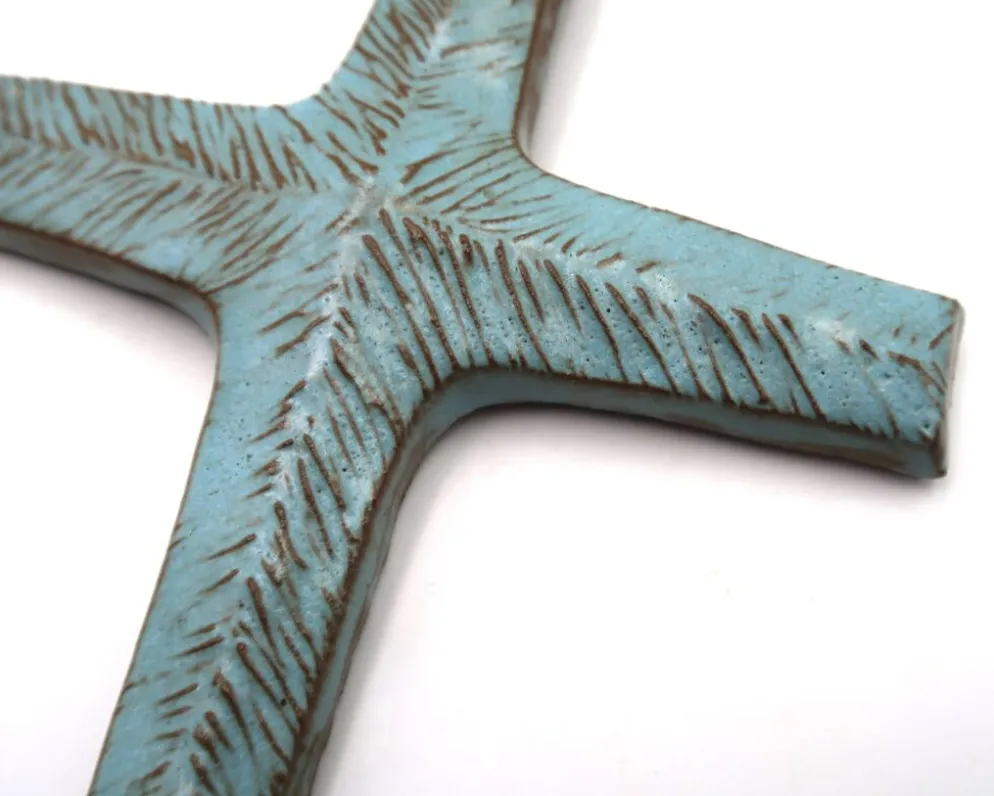 Croix murale en céramique bleu pâle signée Amphora, années 70
