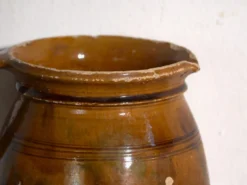 Cruche ancienne en céramique populaire vernissée – Europe centrale, vers 1930