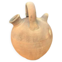 Cruche ancienne en terre cuite dite " Gargoulette"