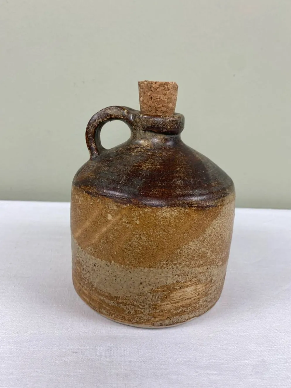 Cruche en grès vernissé