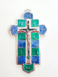 Crucifix en métal et émail