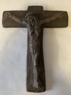 Crucifix signé Roy Poete