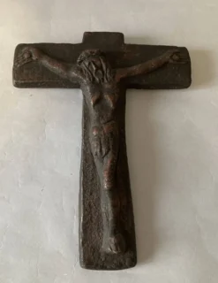 Crucifix signé Roy Poete