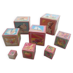 Cubes empilables en bois