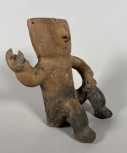 Culture Quimbaya, Colombie circa 500-1500 apr. J-C. Sculpture d'un chef