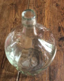 Dame-jeanne, bonbonne en verre transparent