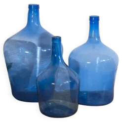 3 dame-Jeanne en verre bleu, vers 1920
