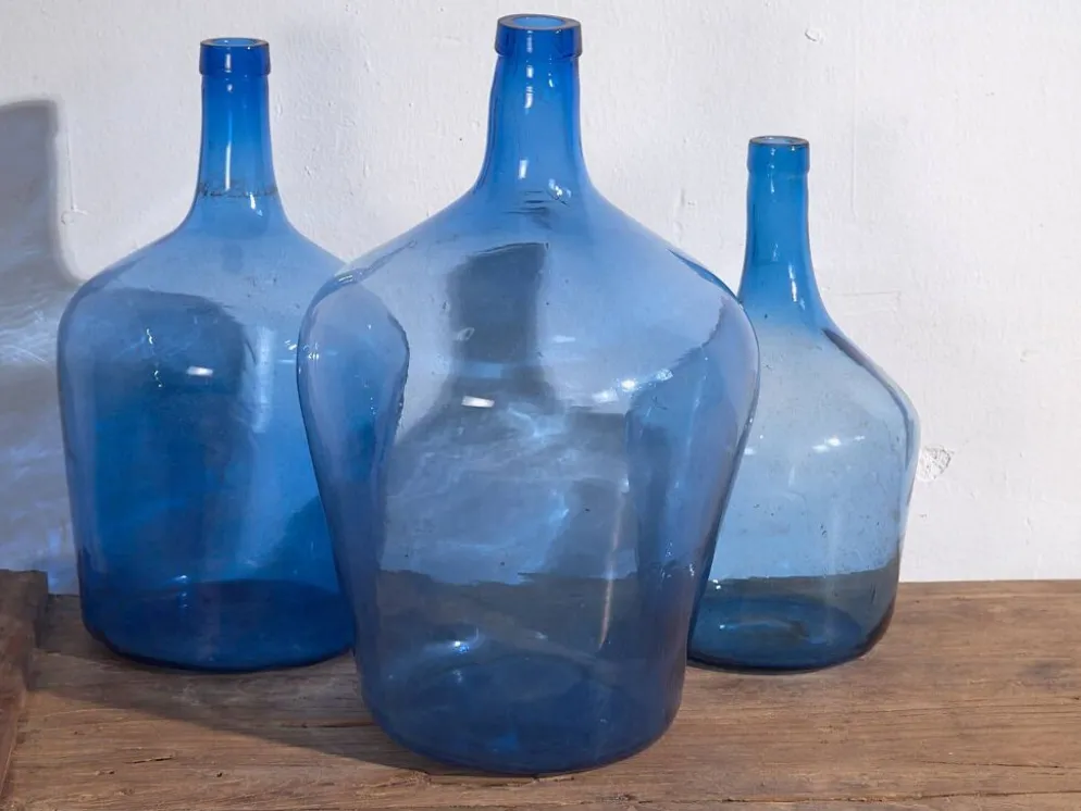 3 dame-Jeanne en verre bleu, vers 1920
