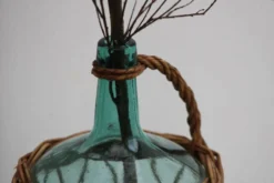 Dame-jeanne en verre et osier