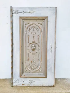 Décoration murale en bois sculpté