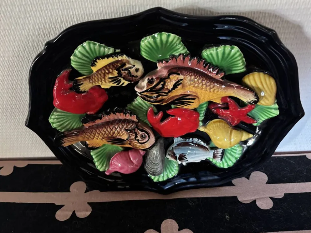 Décoration murale Vallauris en céramique polychrome, décor marin 1960