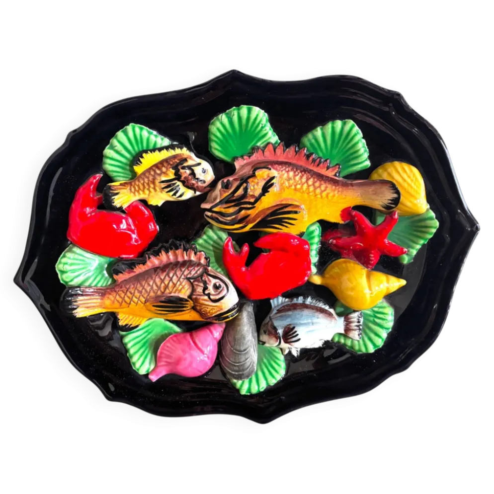 Décoration murale Vallauris en céramique polychrome, décor marin 1960