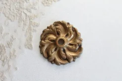 1 décor, cache en bronze