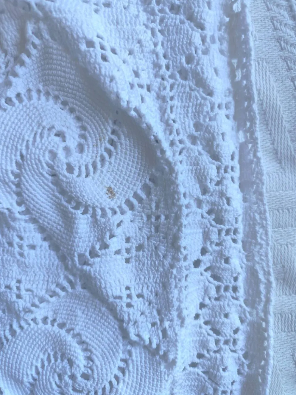 Dessus de lit en coton blanc , Ancien jeté de lit en crochet