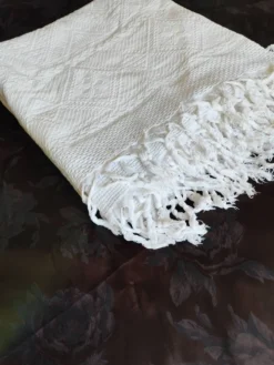 Dessus de lit en coton blanc , Ancien jeté de lit coton tissé