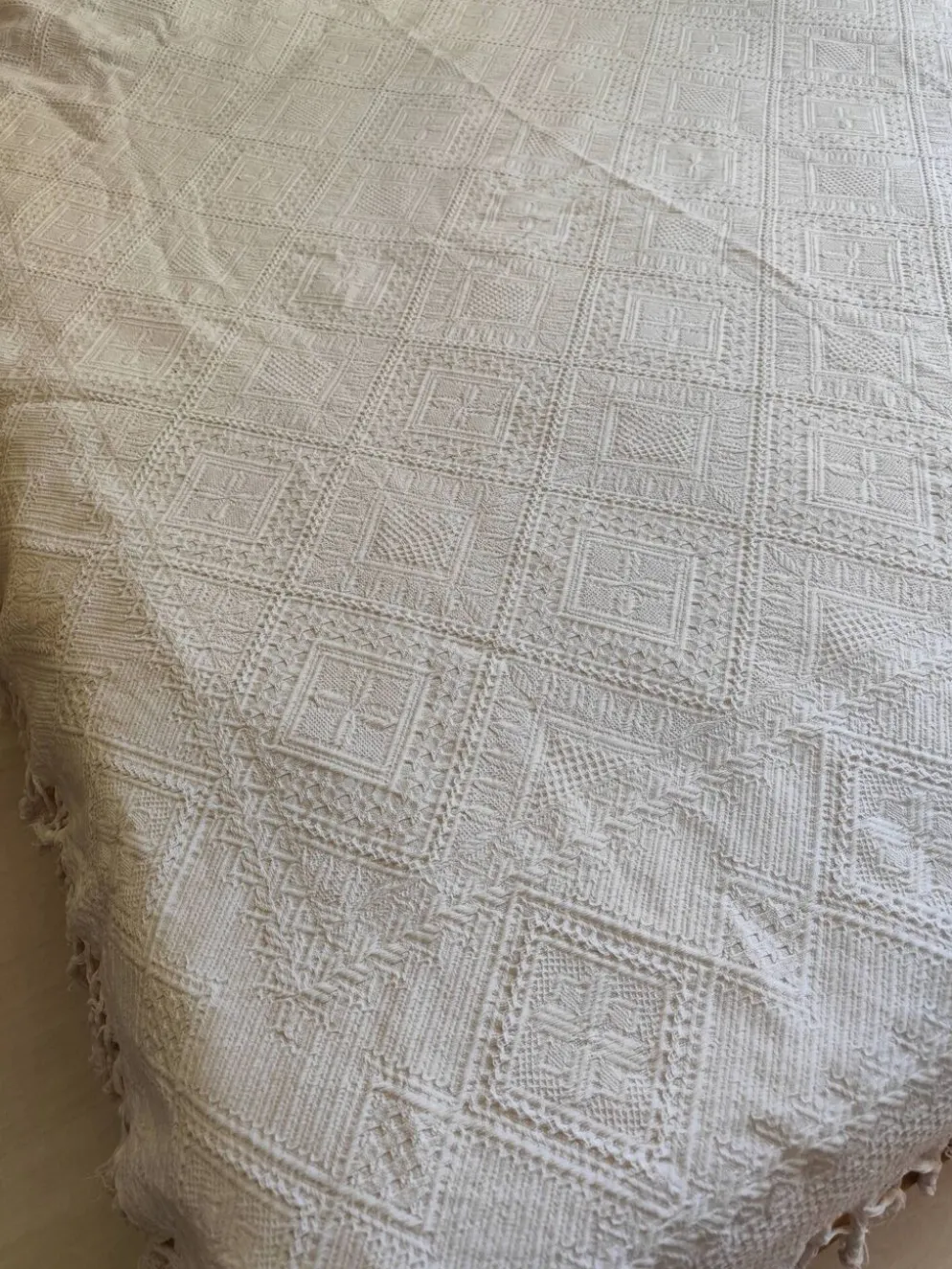 Dessus de lit en coton blanc , Ancien jeté de lit coton tissé