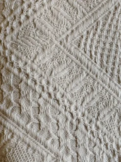 Dessus de lit en coton blanc , Ancien jeté de lit coton tissé