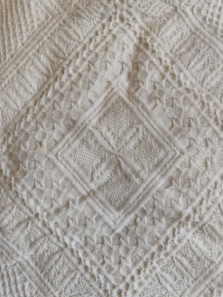 Dessus de lit en coton blanc , Ancien jeté de lit coton tissé