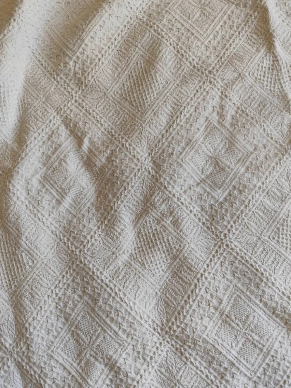 Dessus de lit en coton blanc , Ancien jeté de lit coton tissé