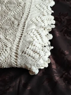 Dessus de lit en coton blanc - jeté de canapé aux motifs géométriques